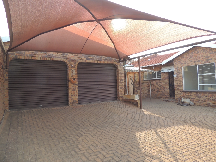 3 Bedroom Property for Sale in Rant En Dal Gauteng