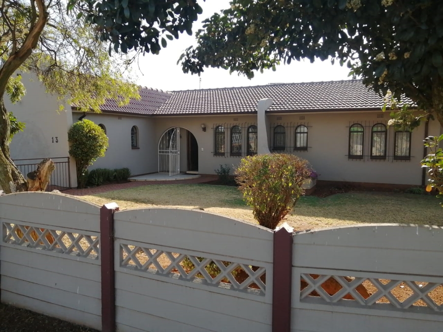 3 Bedroom Property for Sale in Krugersrus Gauteng