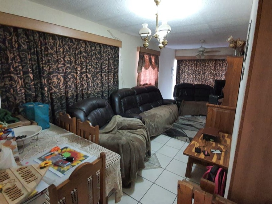 4 Bedroom Property for Sale in Mullerstuine Gauteng