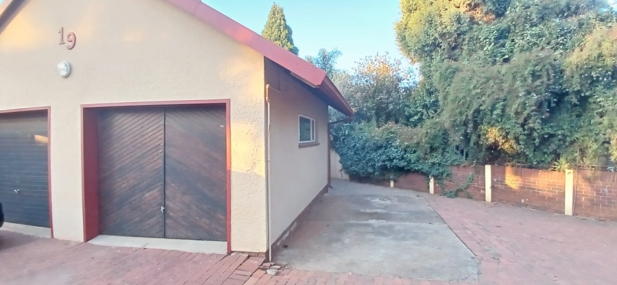 4 Bedroom Property for Sale in Constantia Kloof Gauteng