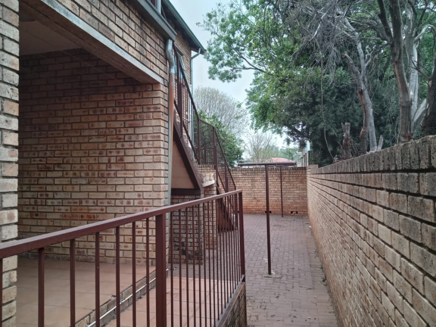 To Let 3 Bedroom Property for Rent in Horison Park Gauteng