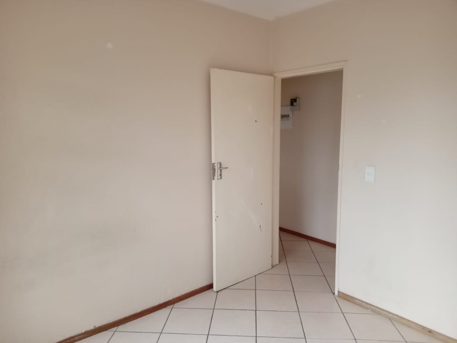 To Let 3 Bedroom Property for Rent in Horison Park Gauteng