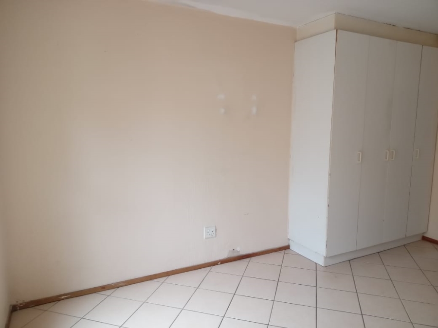 To Let 3 Bedroom Property for Rent in Horison Park Gauteng