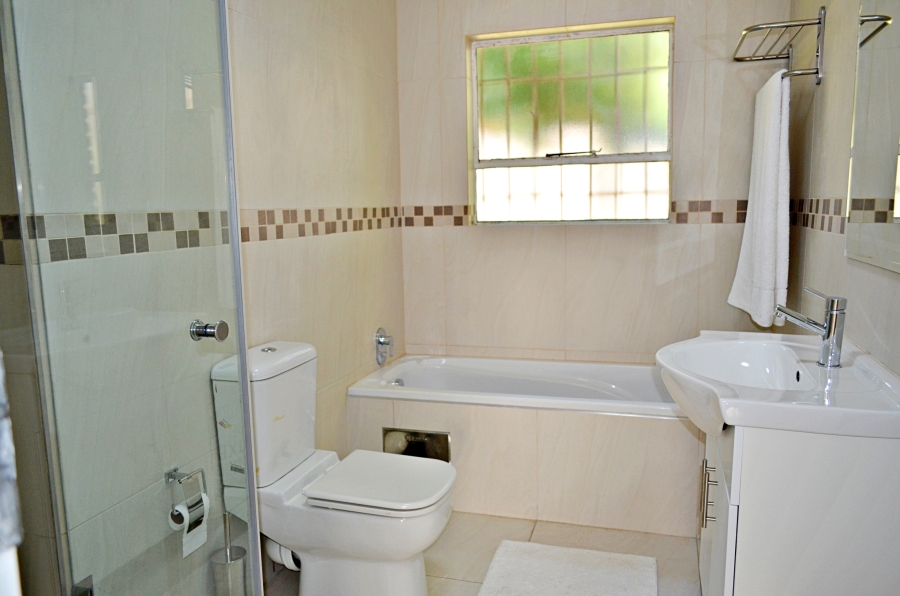 To Let 2 Bedroom Property for Rent in Atholl Gauteng