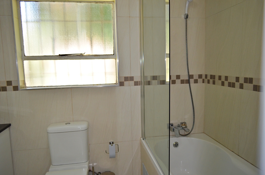 To Let 2 Bedroom Property for Rent in Atholl Gauteng