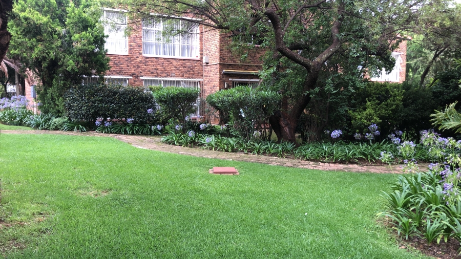 To Let 2 Bedroom Property for Rent in Atholl Gauteng