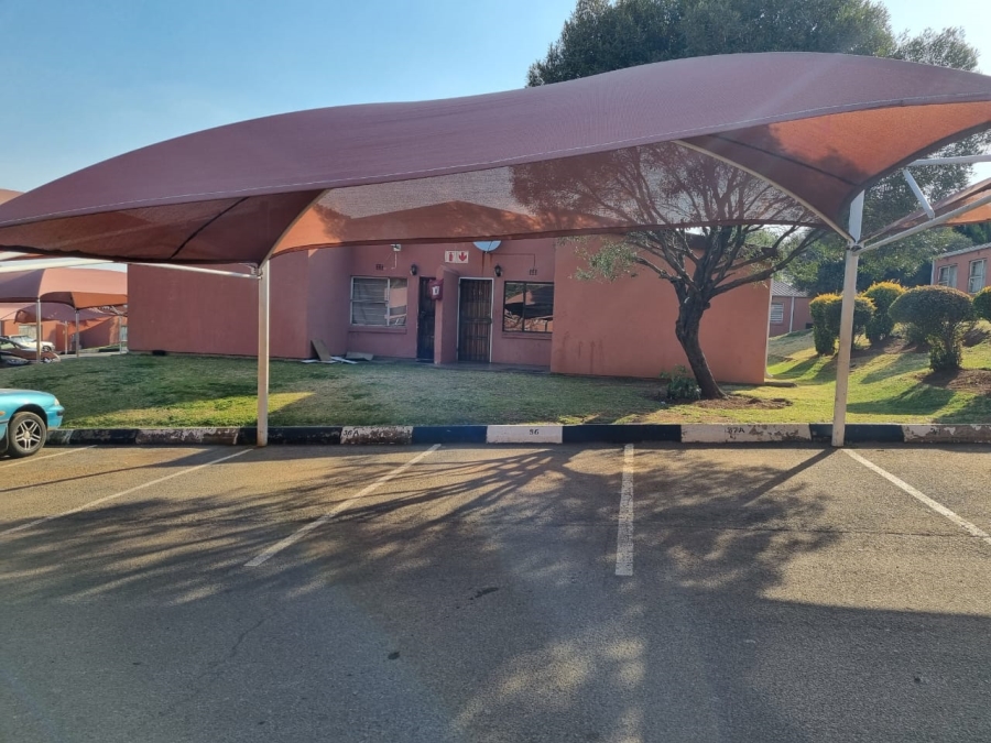 2 Bedroom Property for Sale in Naturena Gauteng