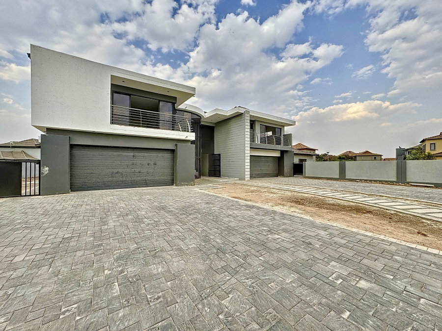 5 Bedroom Property for Sale in Savannah Country Estate Gauteng