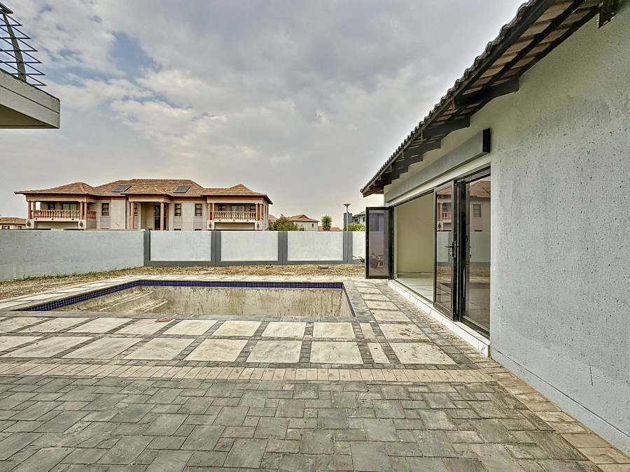 5 Bedroom Property for Sale in Savannah Country Estate Gauteng