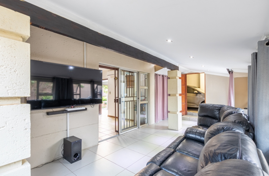 3 Bedroom Property for Sale in Radiokop Gauteng