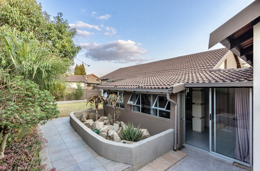 3 Bedroom Property for Sale in Radiokop Gauteng