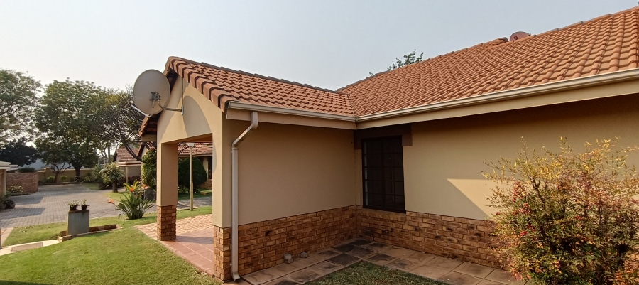 2 Bedroom Property for Sale in Montana Tuine Gauteng