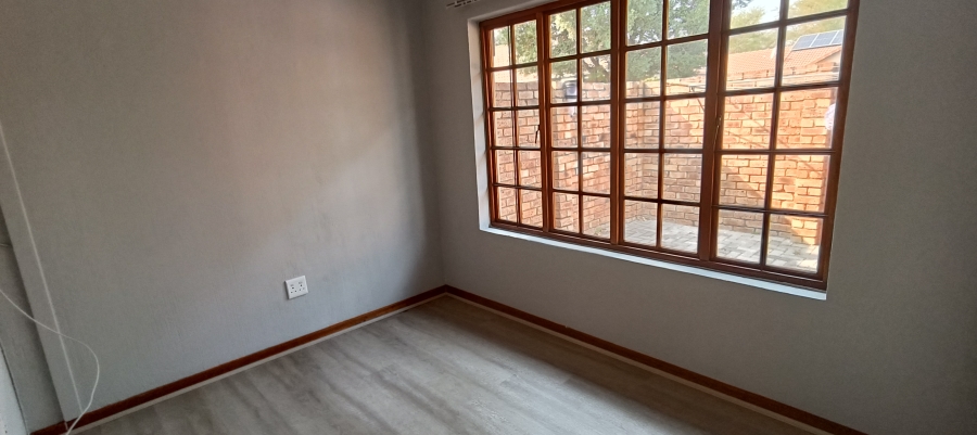 2 Bedroom Property for Sale in Montana Tuine Gauteng