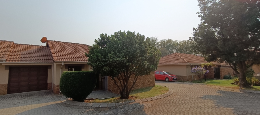 2 Bedroom Property for Sale in Montana Tuine Gauteng