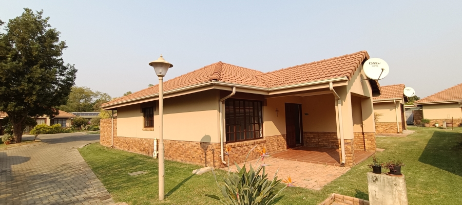 2 Bedroom Property for Sale in Montana Tuine Gauteng