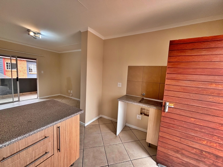 To Let 2 Bedroom Property for Rent in Monavoni Gauteng