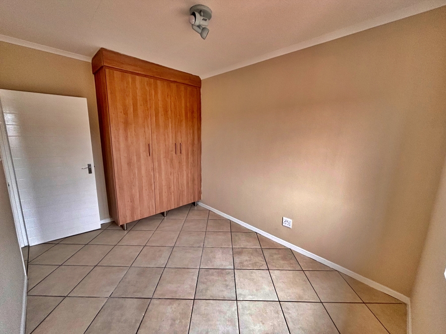 To Let 2 Bedroom Property for Rent in Monavoni Gauteng