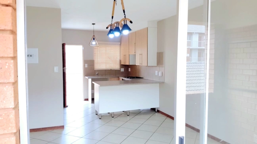 2 Bedroom Property for Sale in Monavoni Gauteng