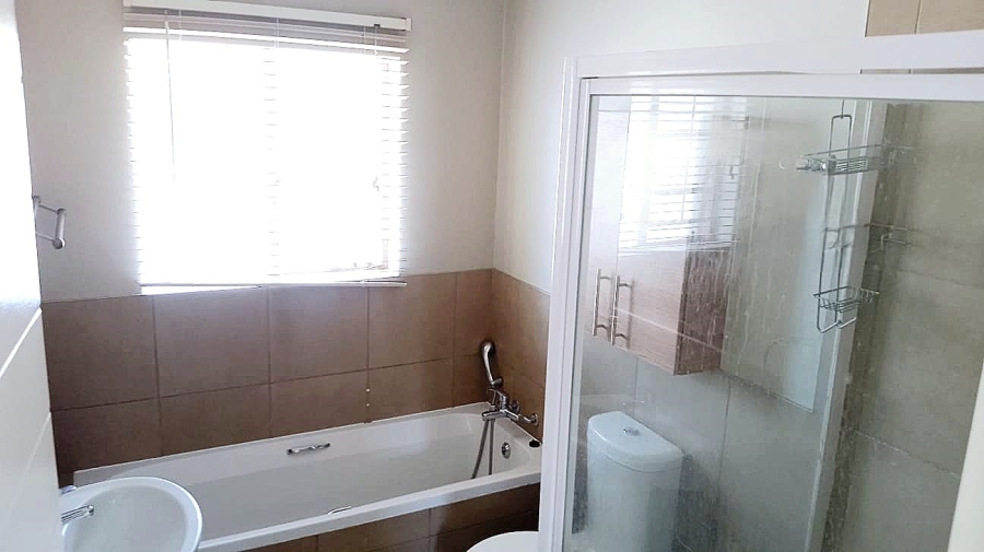 2 Bedroom Property for Sale in Monavoni Gauteng