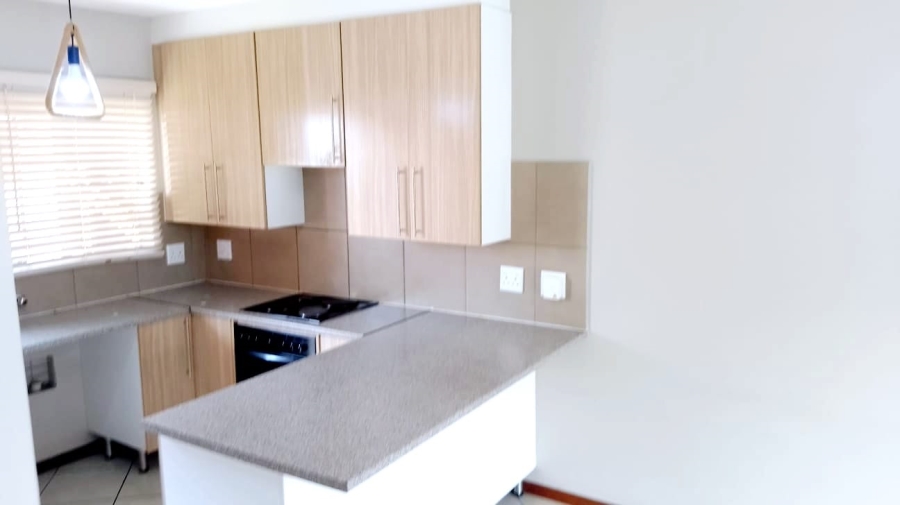 2 Bedroom Property for Sale in Monavoni Gauteng