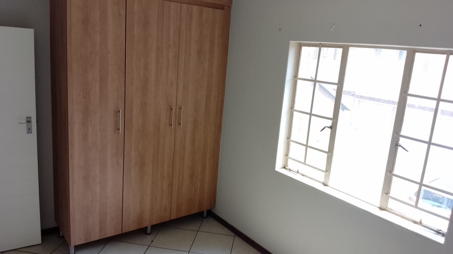 2 Bedroom Property for Sale in Monavoni Gauteng