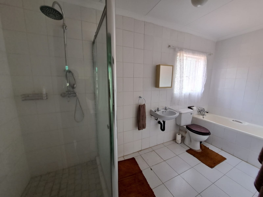 13 Bedroom Property for Sale in Kromdraai Gauteng