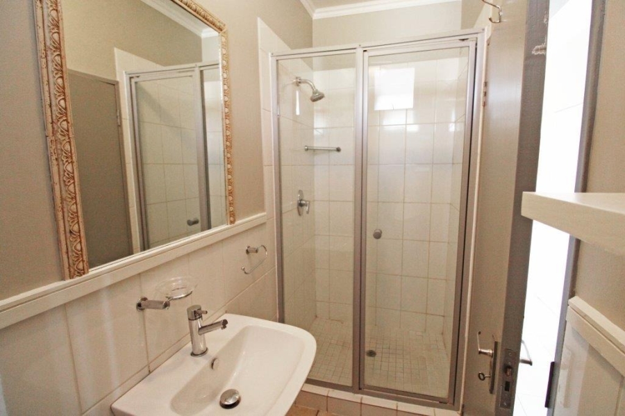 To Let 2 Bedroom Property for Rent in Bryanston Gauteng