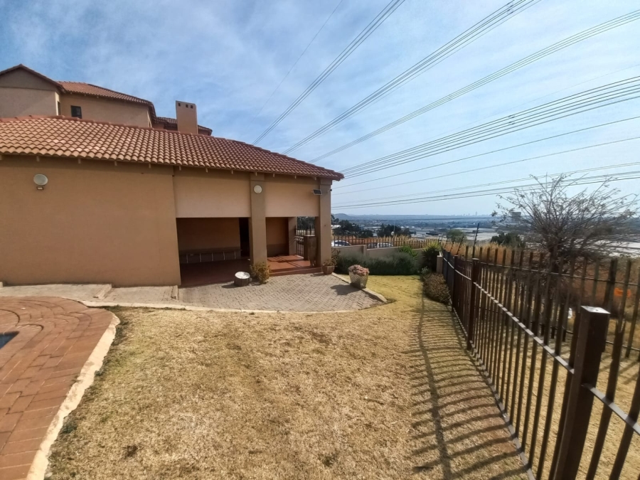 To Let 2 Bedroom Property for Rent in Solheim Gauteng