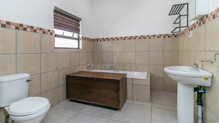 To Let 2 Bedroom Property for Rent in Country View Gauteng