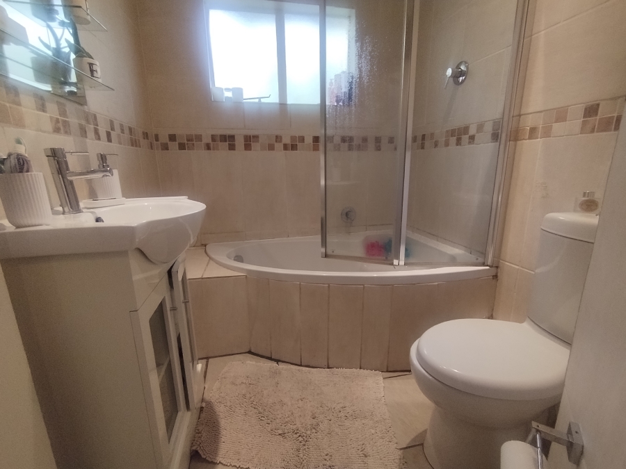 2 Bedroom Property for Sale in Marais Steyn Park Gauteng