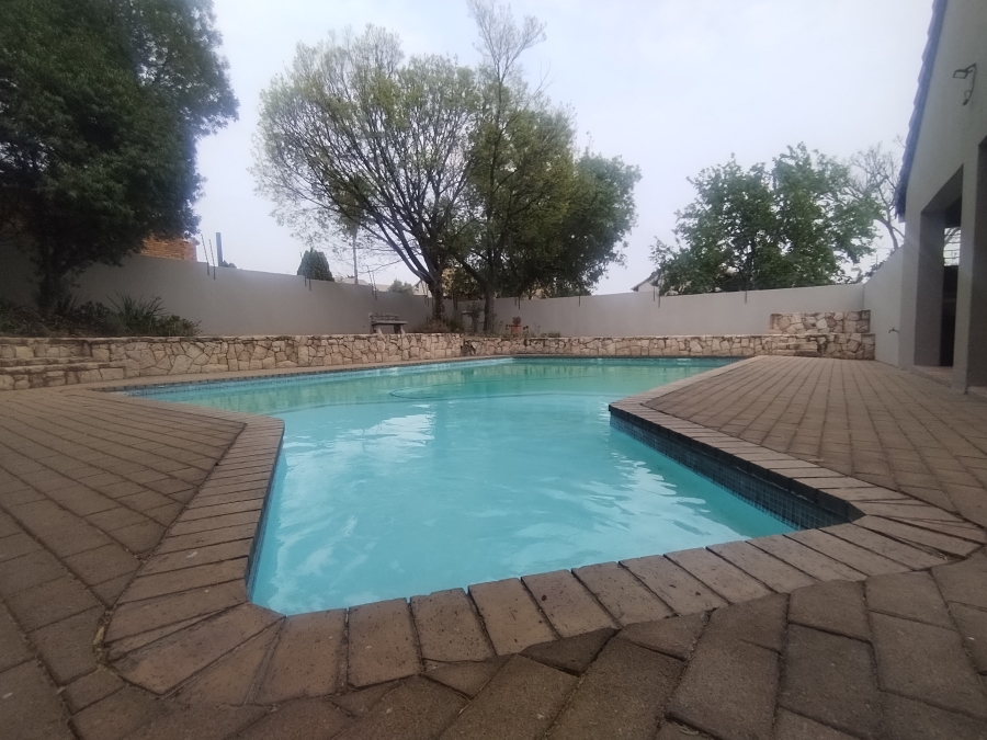2 Bedroom Property for Sale in Marais Steyn Park Gauteng