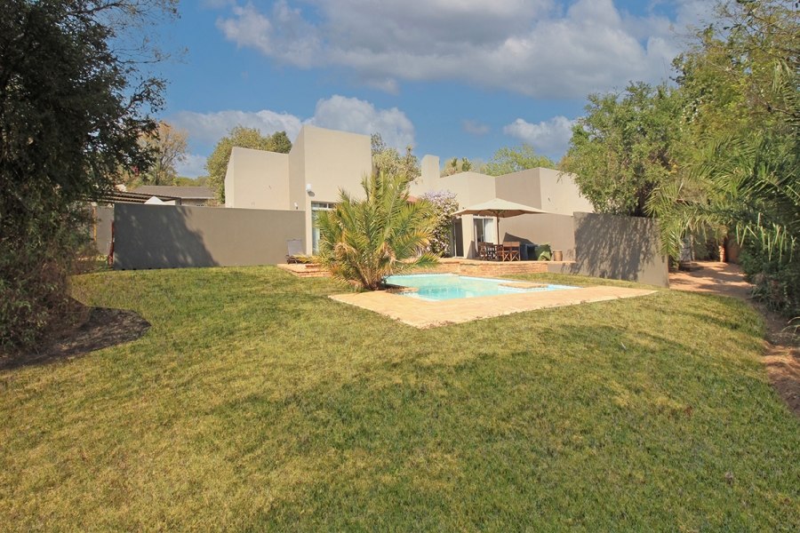 3 Bedroom Property for Sale in Gallo Manor Gauteng