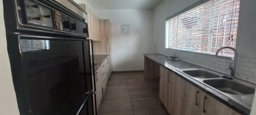 3 Bedroom Property for Sale in Illiondale Gauteng