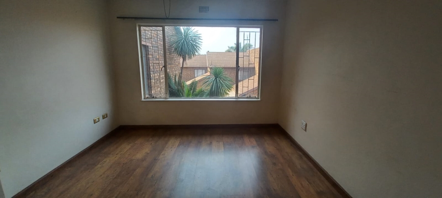 3 Bedroom Property for Sale in Illiondale Gauteng