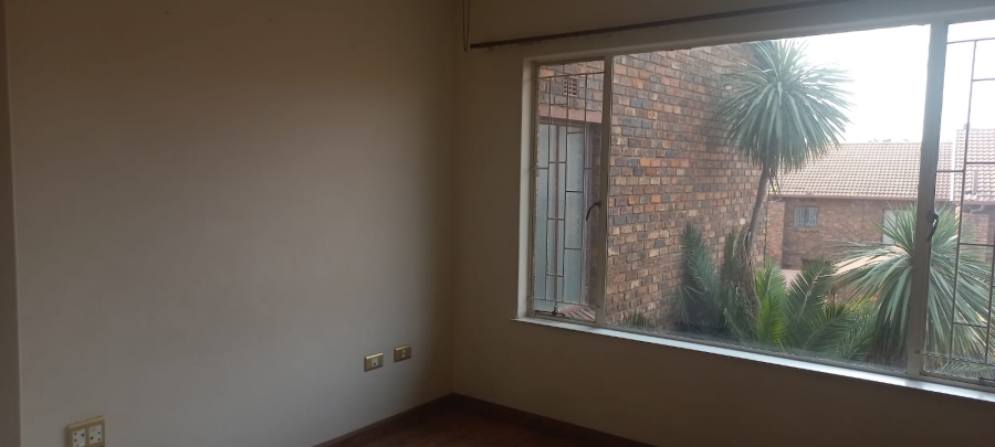 3 Bedroom Property for Sale in Illiondale Gauteng