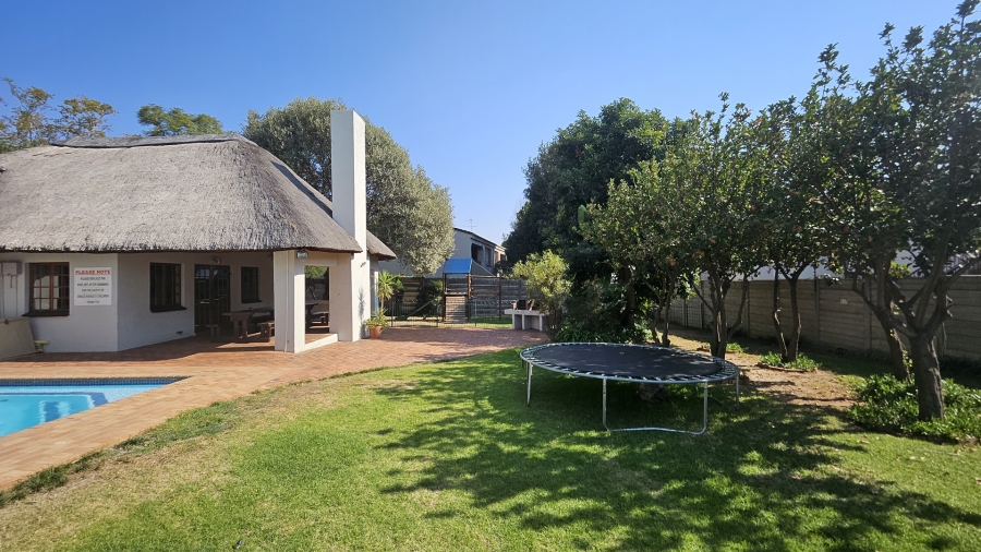 To Let 3 Bedroom Property for Rent in Sunninghill Gauteng