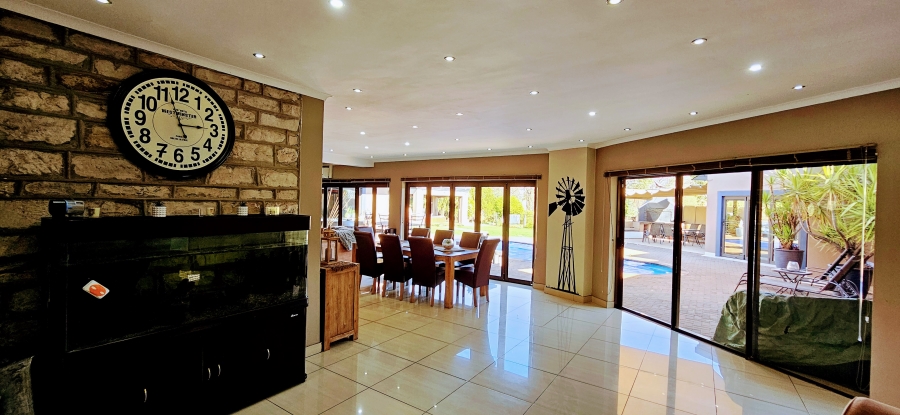 4 Bedroom Property for Sale in Three Rivers Proper Gauteng