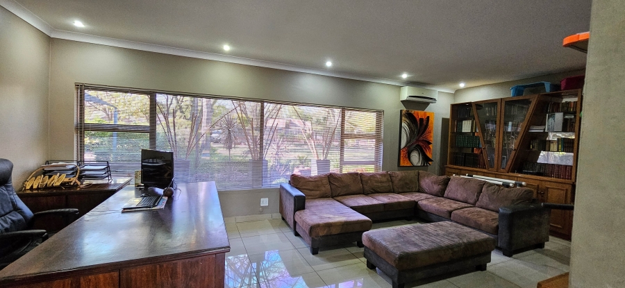 4 Bedroom Property for Sale in Three Rivers Proper Gauteng