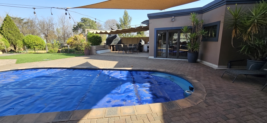 4 Bedroom Property for Sale in Three Rivers Proper Gauteng