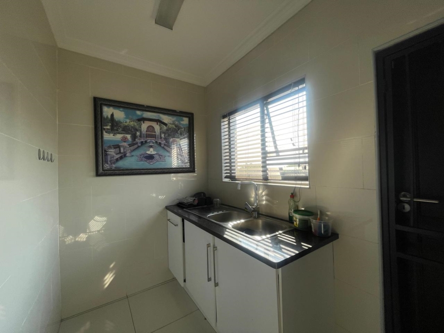 To Let 3 Bedroom Property for Rent in Thatchfield Hills Gauteng