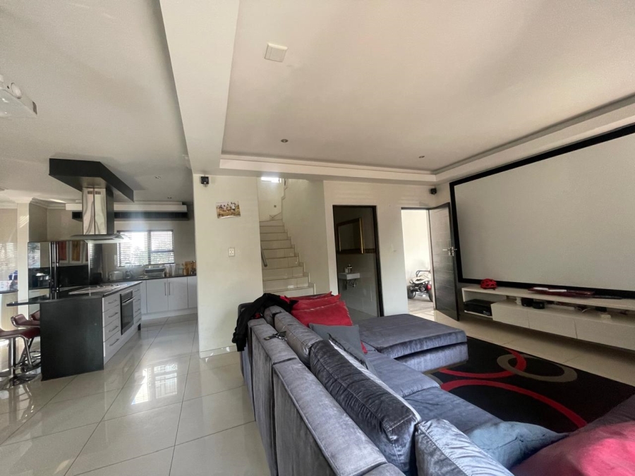 To Let 3 Bedroom Property for Rent in Thatchfield Hills Gauteng