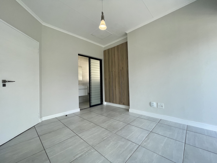 1 Bedroom Property for Sale in Waterfall Gauteng