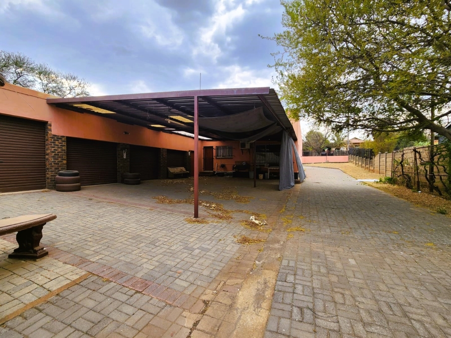 4 Bedroom Property for Sale in Rothdene Gauteng