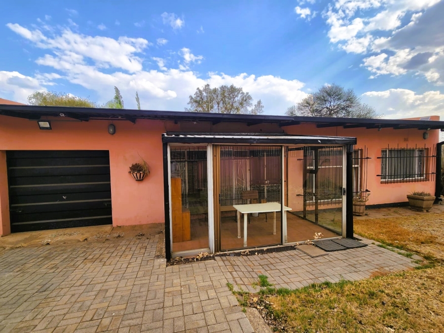 4 Bedroom Property for Sale in Rothdene Gauteng