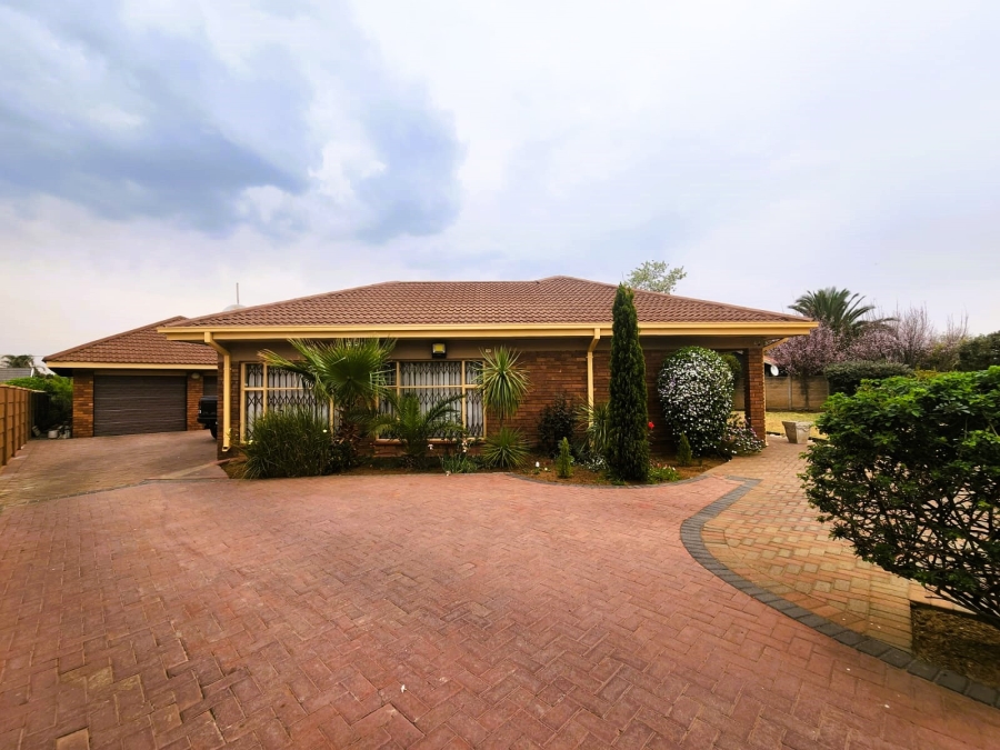 3 Bedroom Property for Sale in Falcon Ridge Gauteng