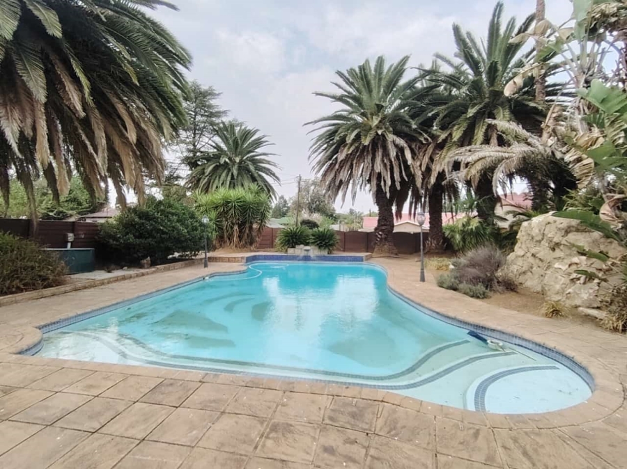 3 Bedroom Property for Sale in Brackendowns Gauteng