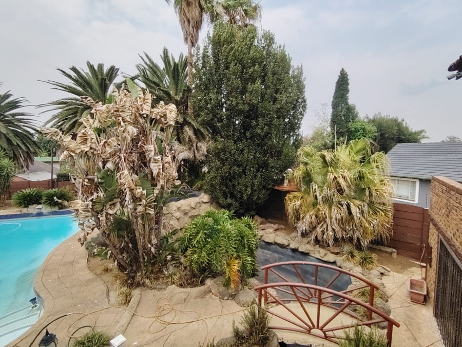 3 Bedroom Property for Sale in Brackendowns Gauteng