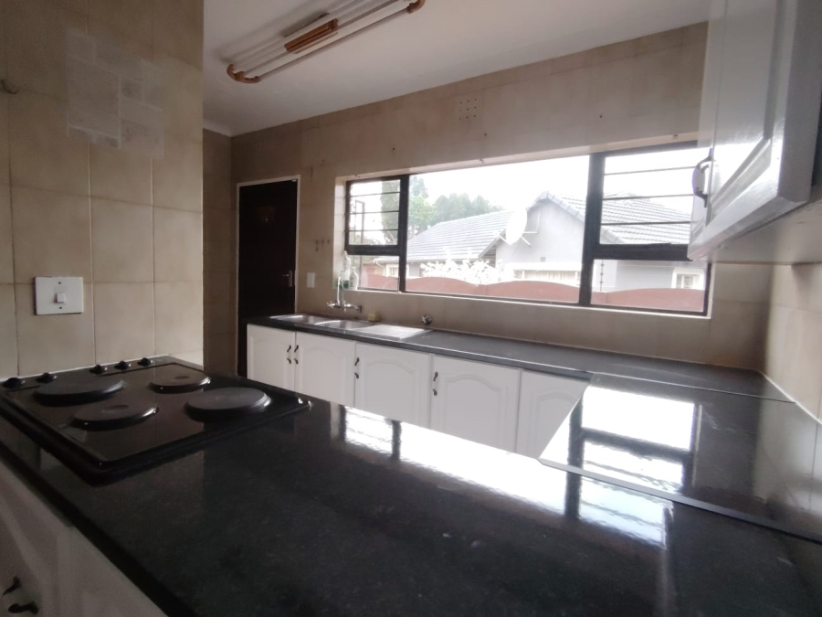 3 Bedroom Property for Sale in Brackendowns Gauteng