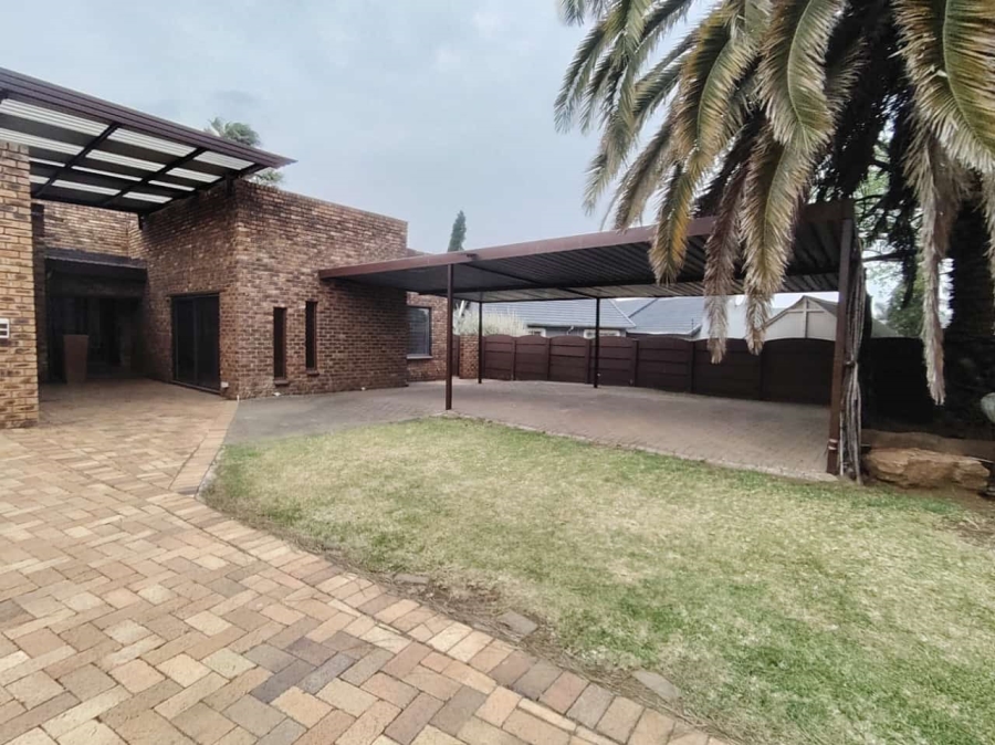 3 Bedroom Property for Sale in Brackendowns Gauteng