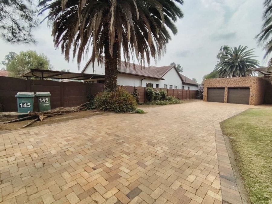 3 Bedroom Property for Sale in Brackendowns Gauteng